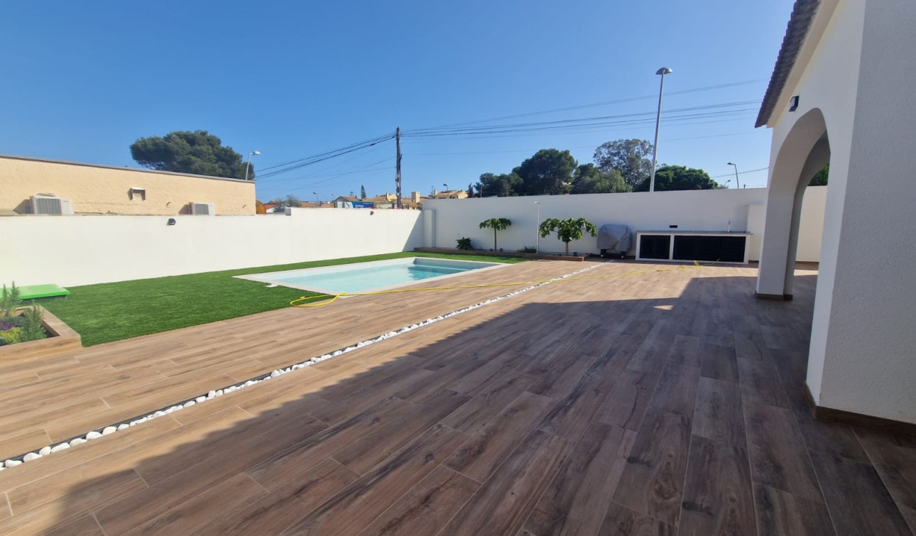 Reventa - Villa independiente - Los Balcones