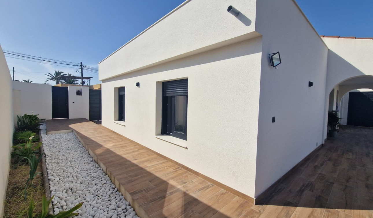 Reventa - Villa independiente - Los Balcones