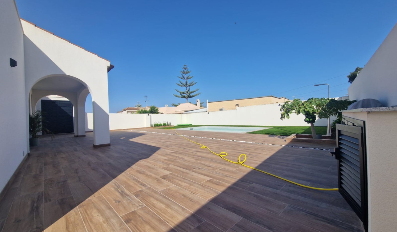 Reventa - Villa independiente - Los Balcones