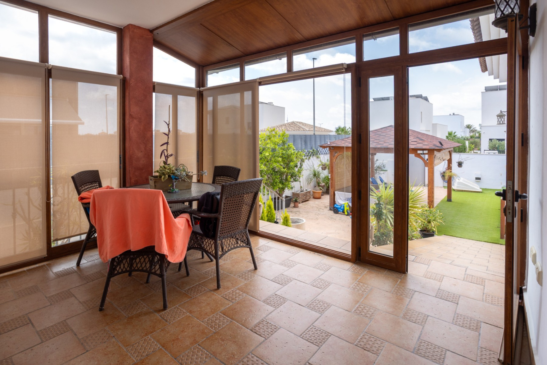 Reventa - Villa independiente - Los Montesinos - La Herrada