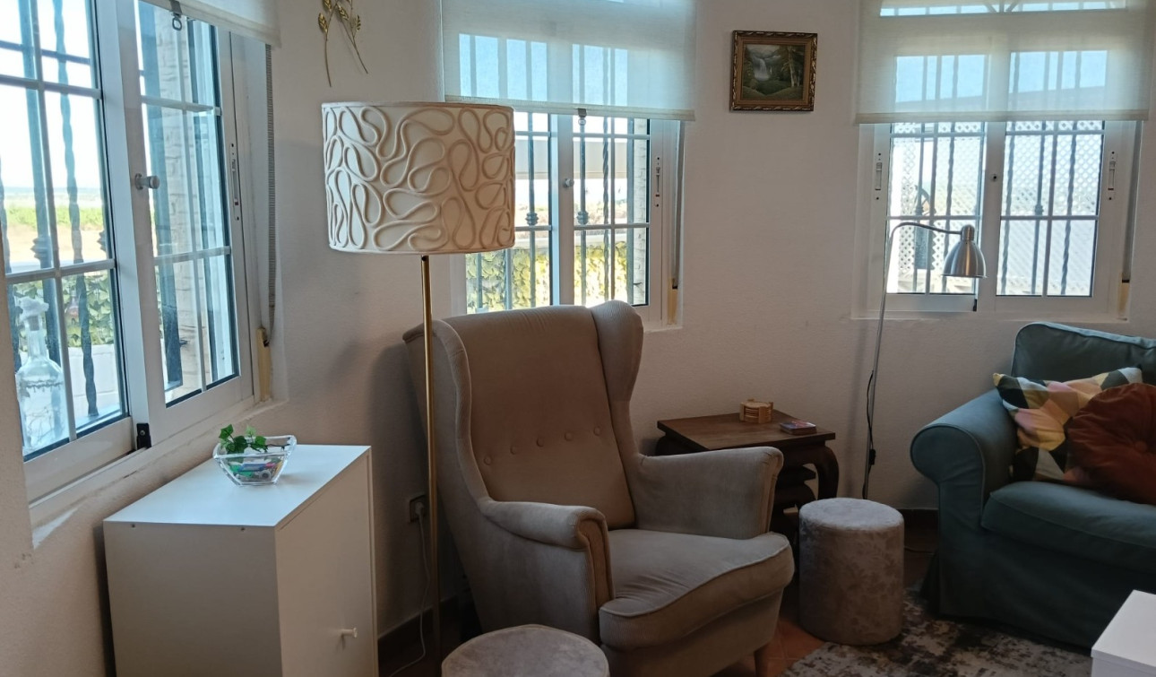 Reventa - Villa independiente - Los Montesinos - La Herrada