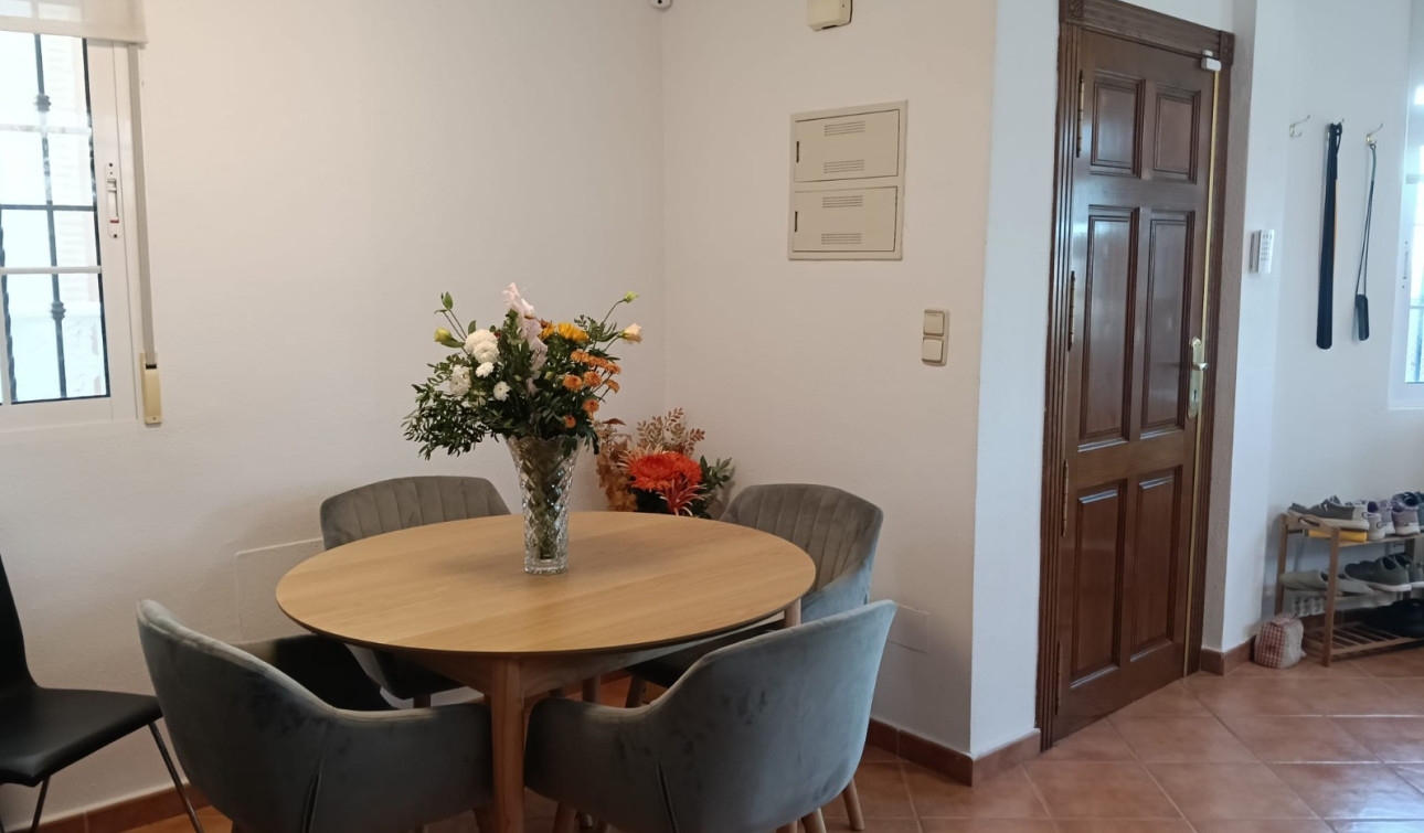 Reventa - Villa independiente - Los Montesinos - La Herrada