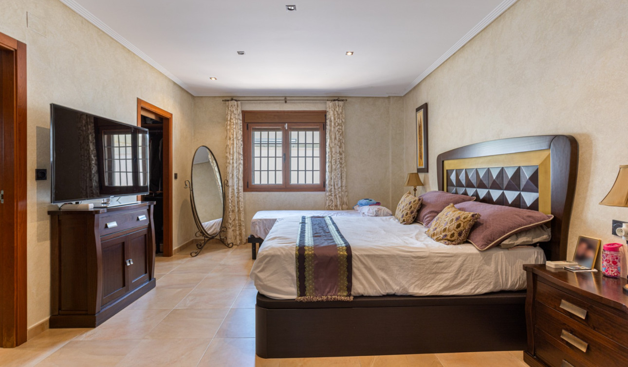 Reventa - Villa independiente - Los Montesinos - La Herrada