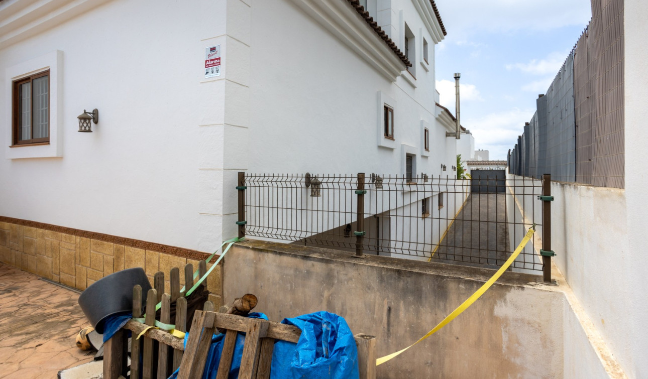 Reventa - Villa independiente - Los Montesinos - La Herrada