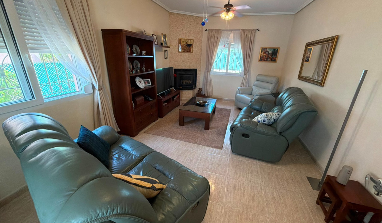 Reventa - Villa independiente - Los Montesinos - La Herrada