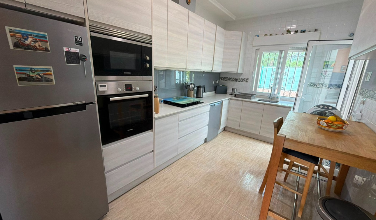 Reventa - Villa independiente - Los Montesinos - La Herrada