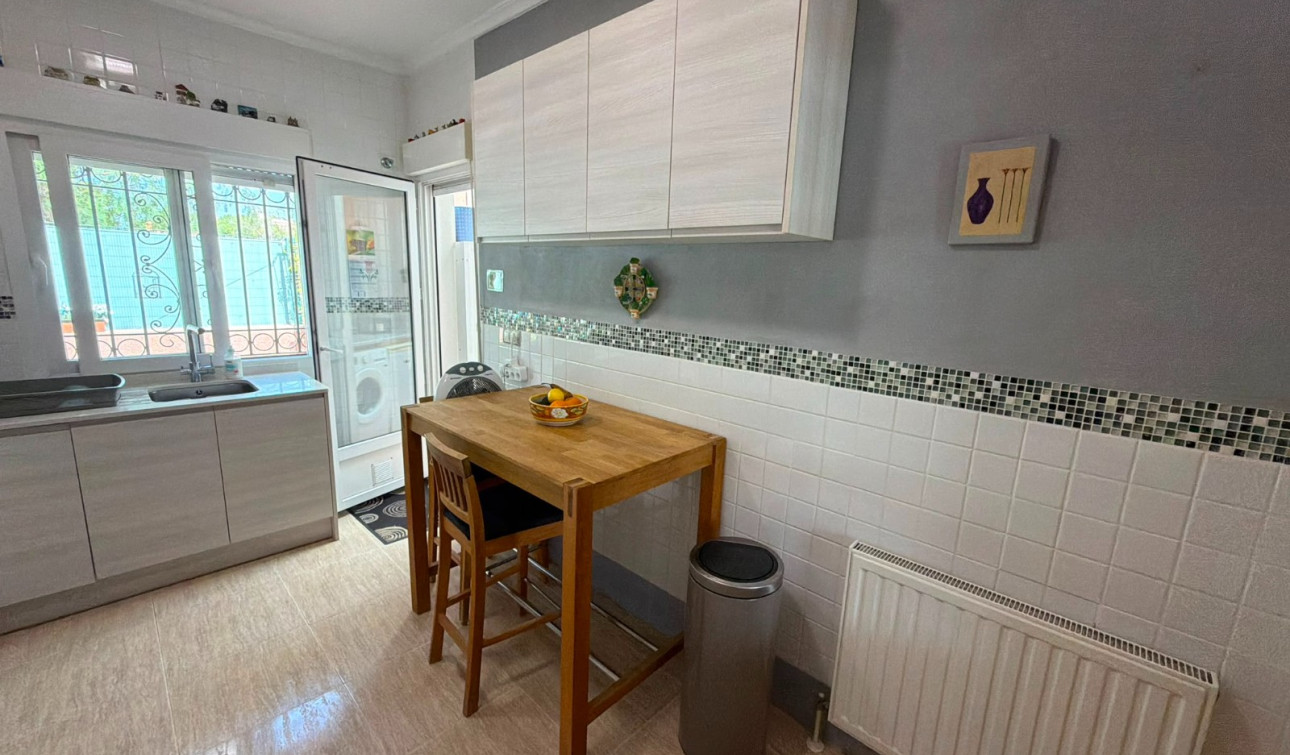 Reventa - Villa independiente - Los Montesinos - La Herrada