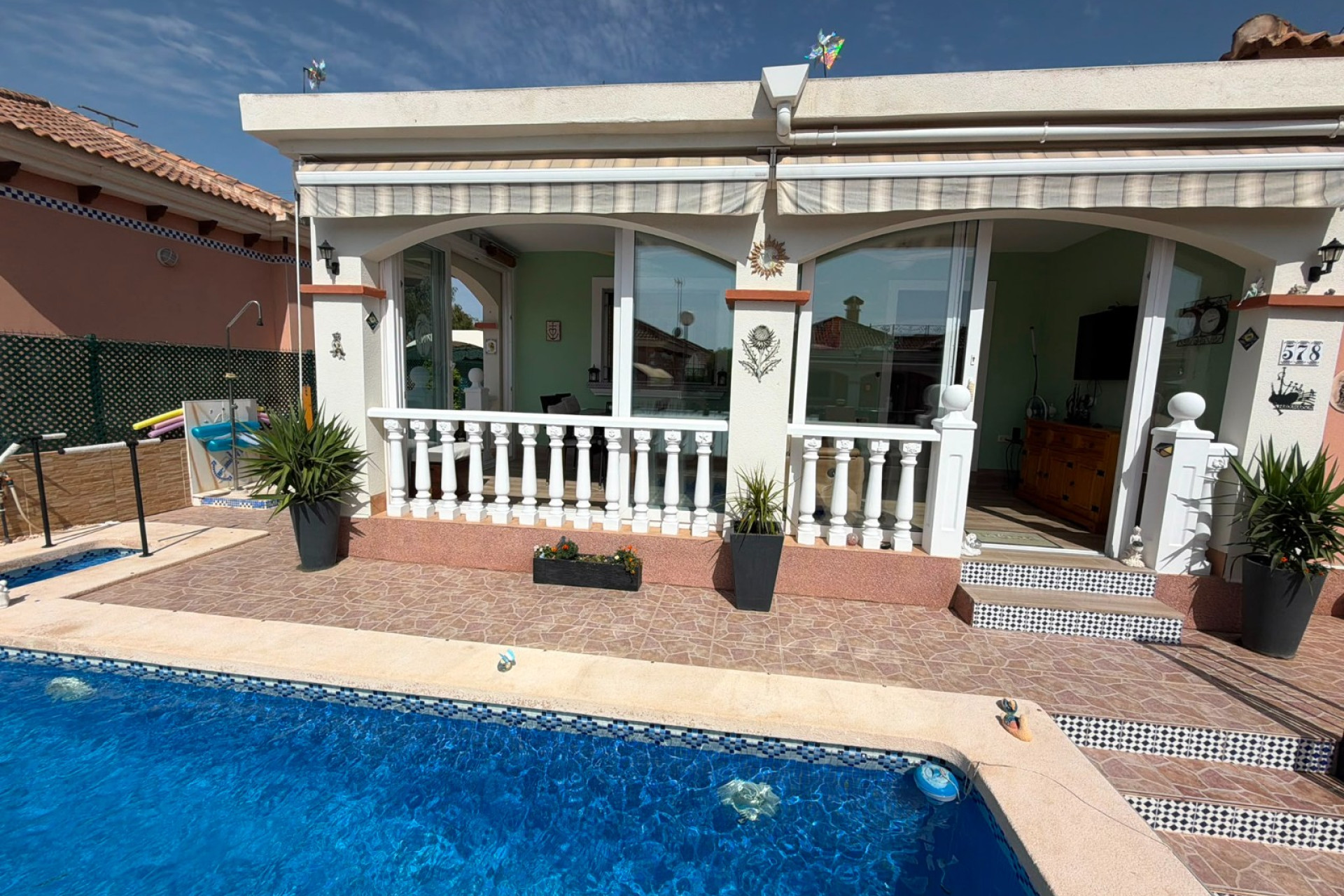 Reventa - Villa independiente - Los Montesinos - La Herrada