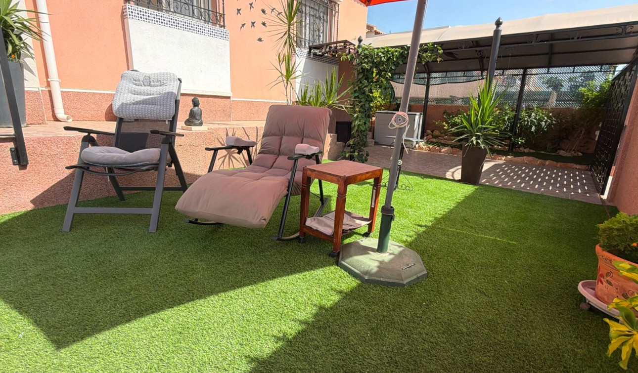 Reventa - Villa independiente - Los Montesinos - La Herrada