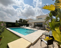 Reventa - Villa independiente - Los Montesinos - La Herrada
