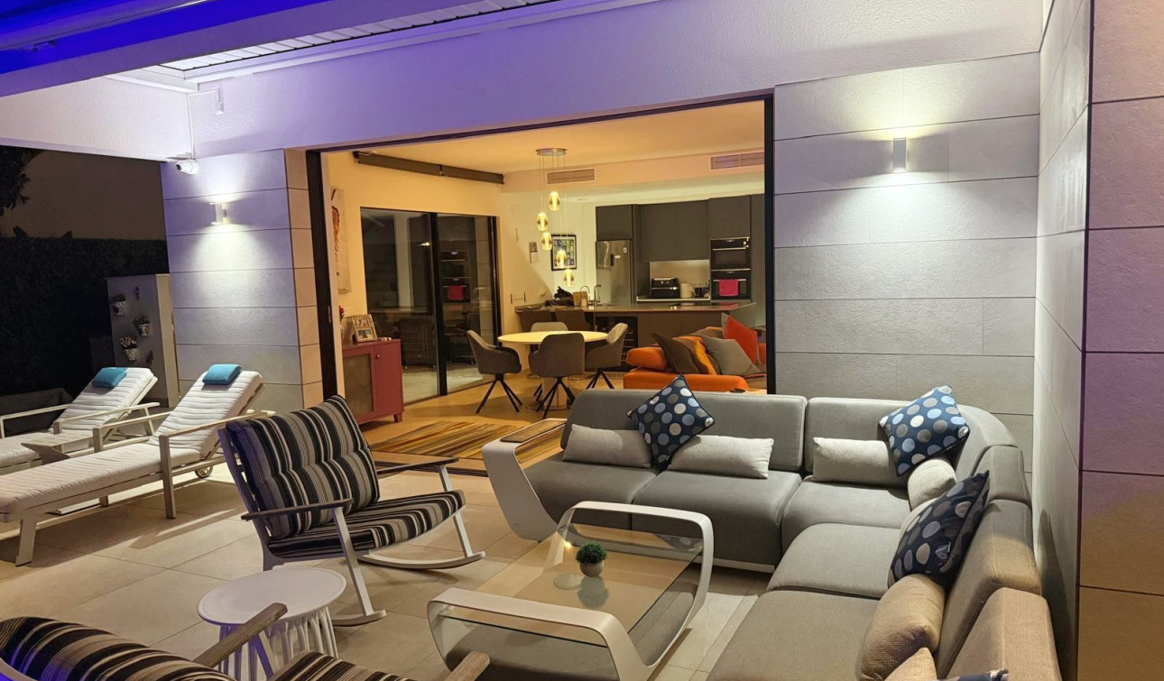 Reventa - Villa independiente - Los Montesinos - La Herrada