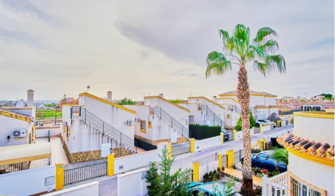 Reventa - Villa independiente - Los Montesinos - La Herrada