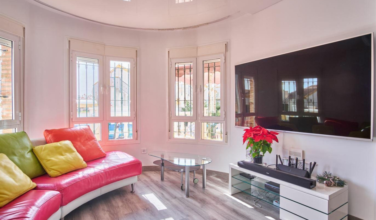 Reventa - Villa independiente - Los Montesinos - La Herrada
