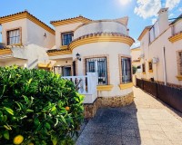 Reventa - Villa independiente - Los Montesinos - La Herrada
