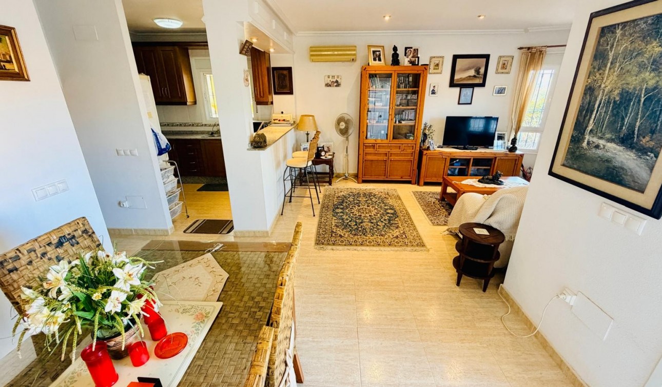 Reventa - Villa independiente - Los Montesinos - La Herrada
