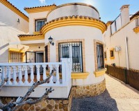 Reventa - Villa independiente - Los Montesinos - La Herrada
