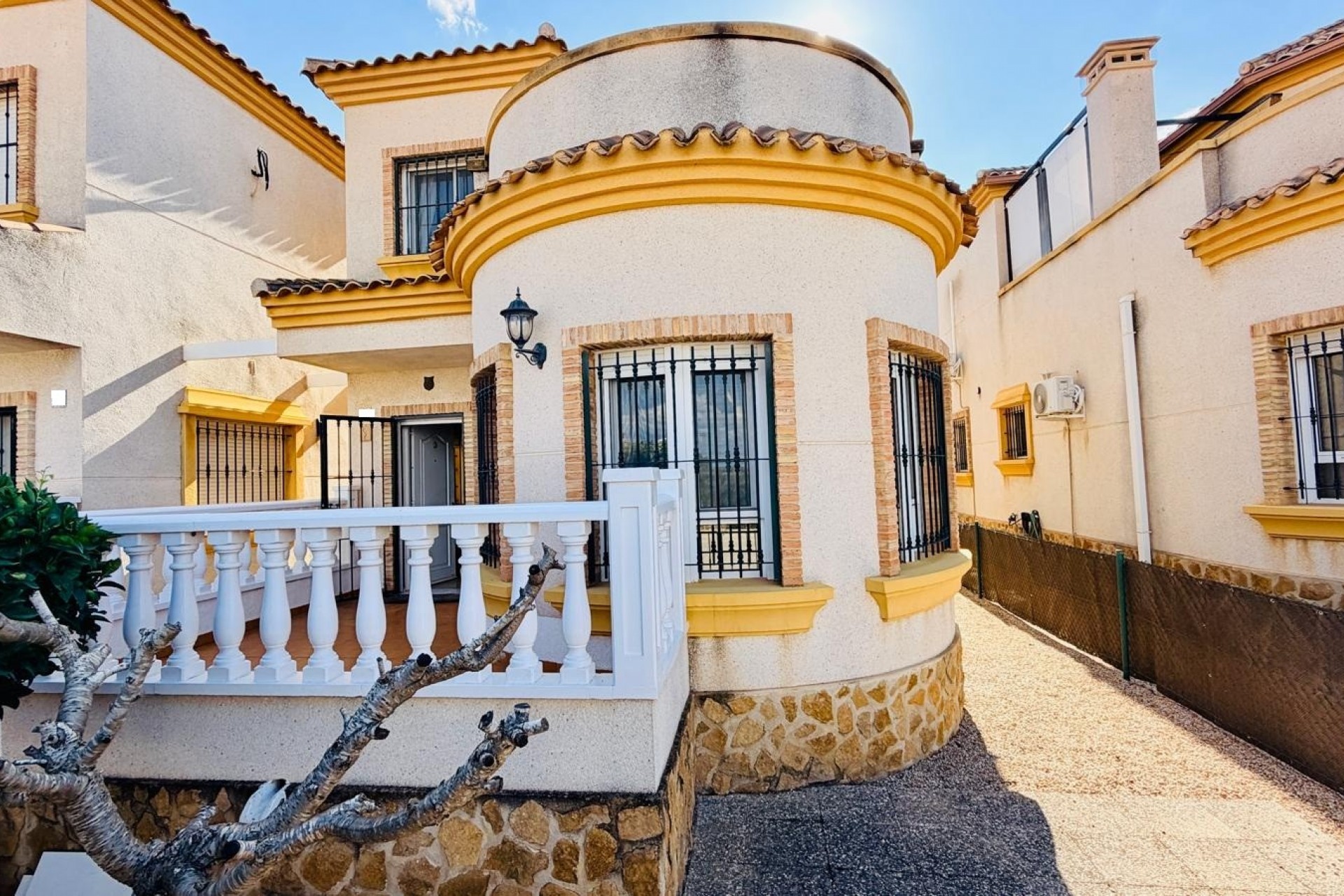 Reventa - Villa independiente - Los Montesinos - La Herrada