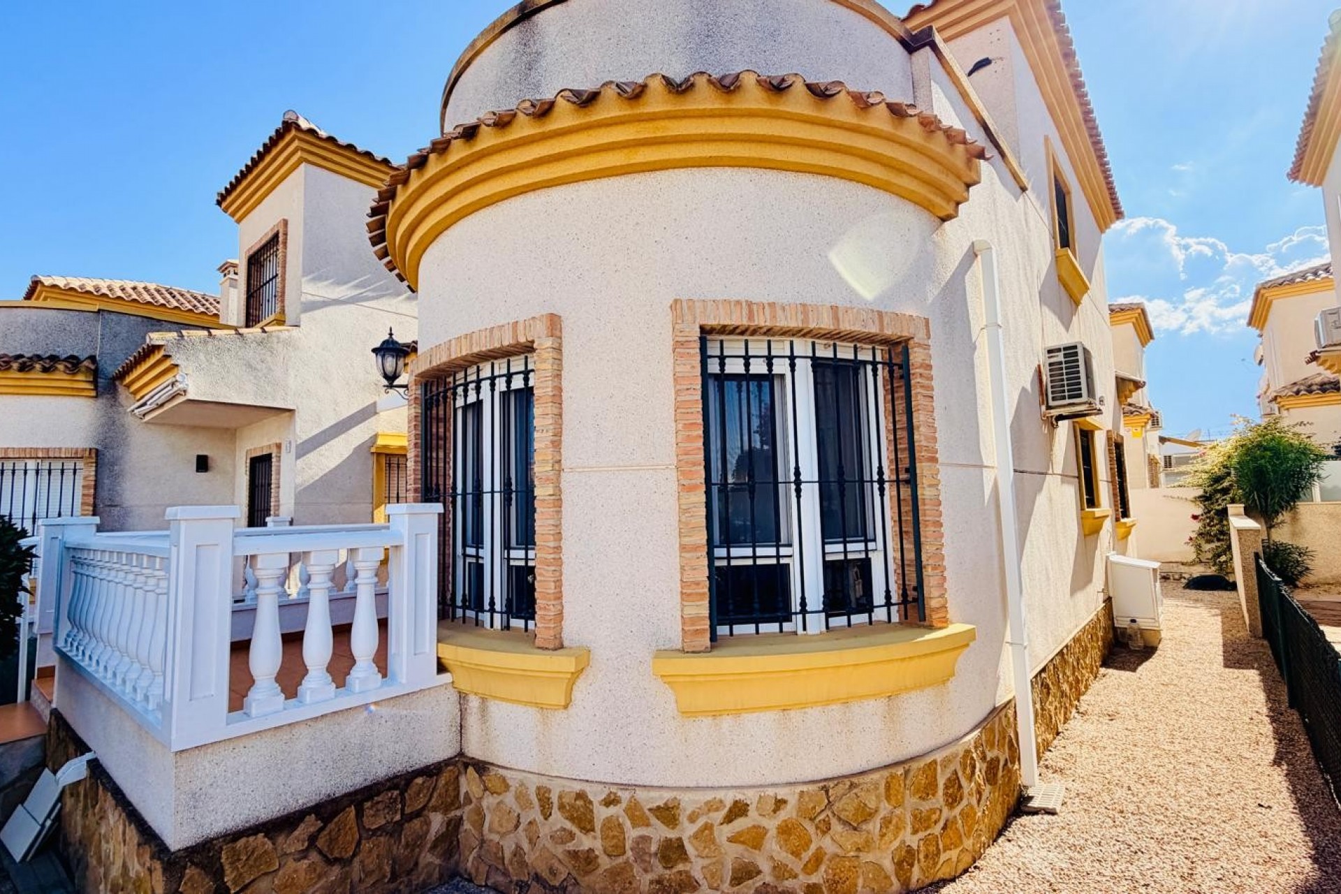 Reventa - Villa independiente - Los Montesinos - La Herrada