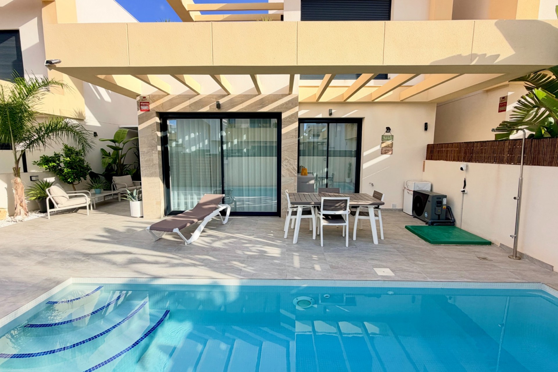 Reventa - Villa independiente - Los Montesinos - La Herrada