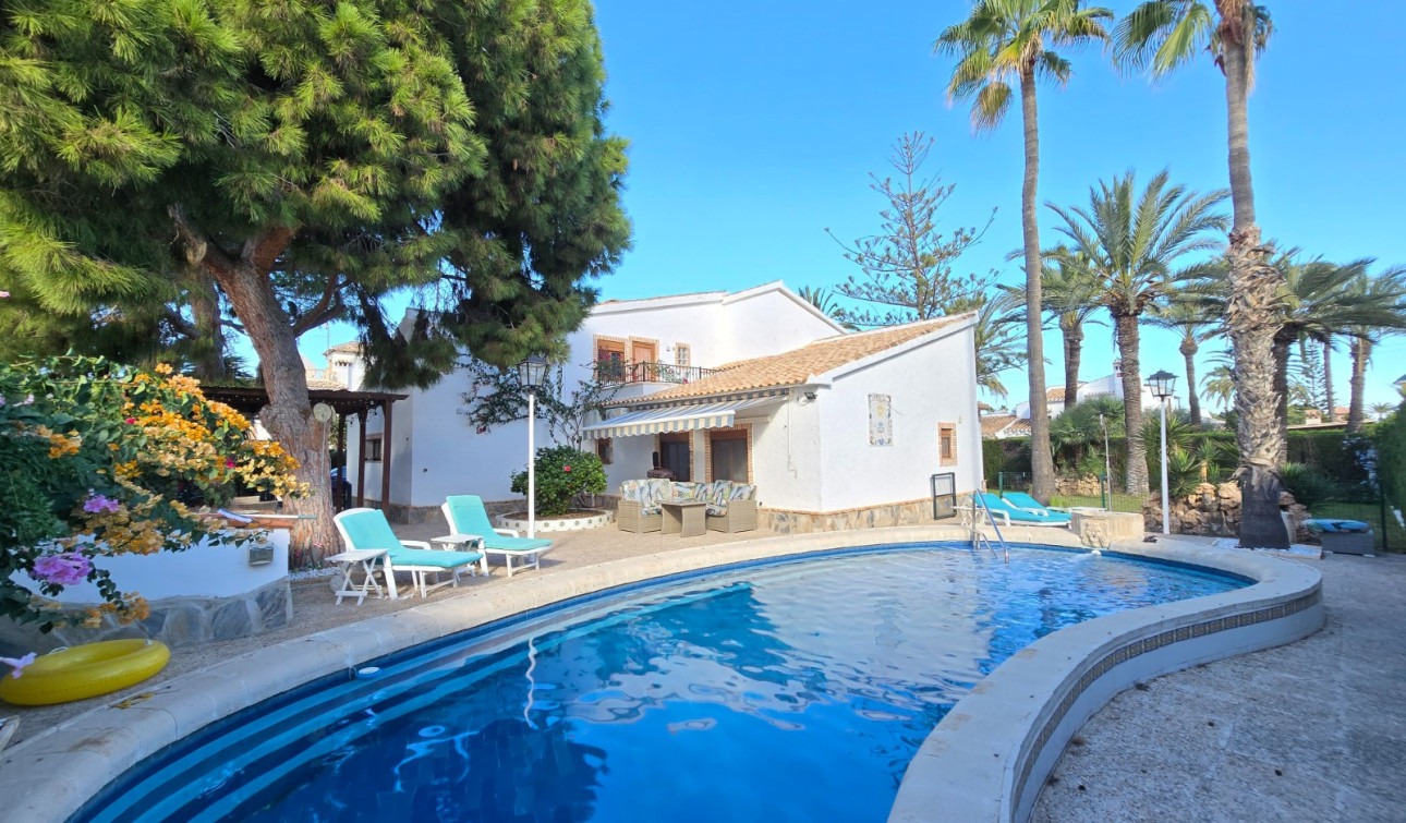 Reventa - Villa independiente - Orihuela Costa - Cabo Roig *