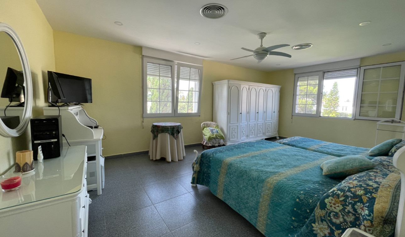 Reventa - Villa independiente - Orihuela Costa - Cabo Roig