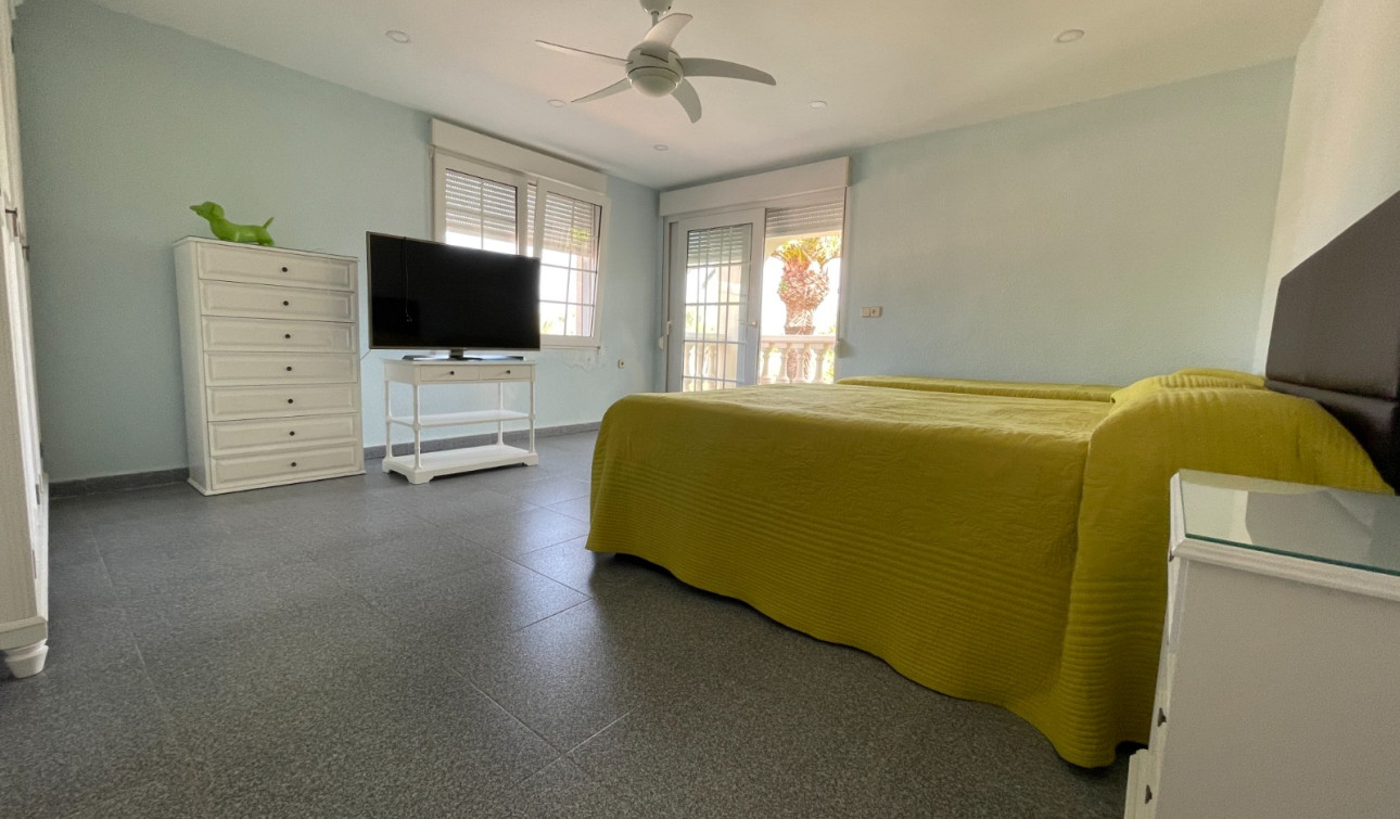 Reventa - Villa independiente - Orihuela Costa - Cabo Roig