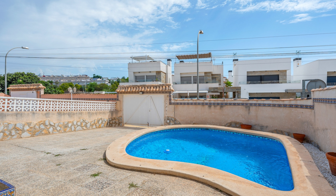 Reventa - Villa independiente - Orihuela Costa - El Galan