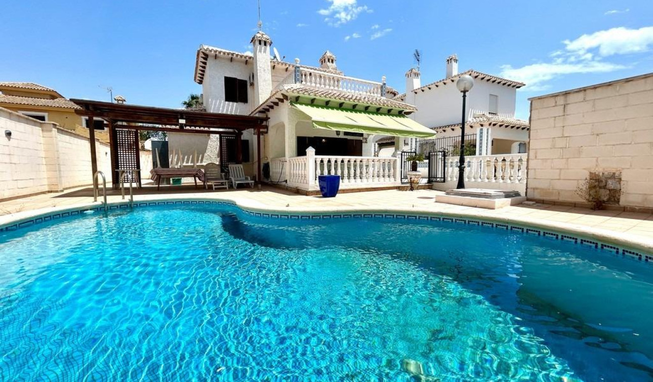 Reventa - Villa independiente - Orihuela Costa - La Zenia