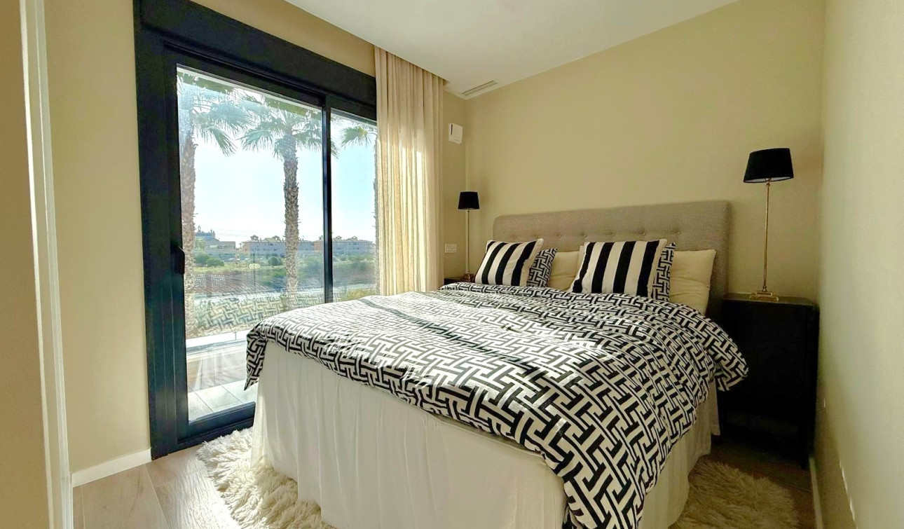 Reventa - Villa independiente - Orihuela Costa - Lomas de Cabo Roig