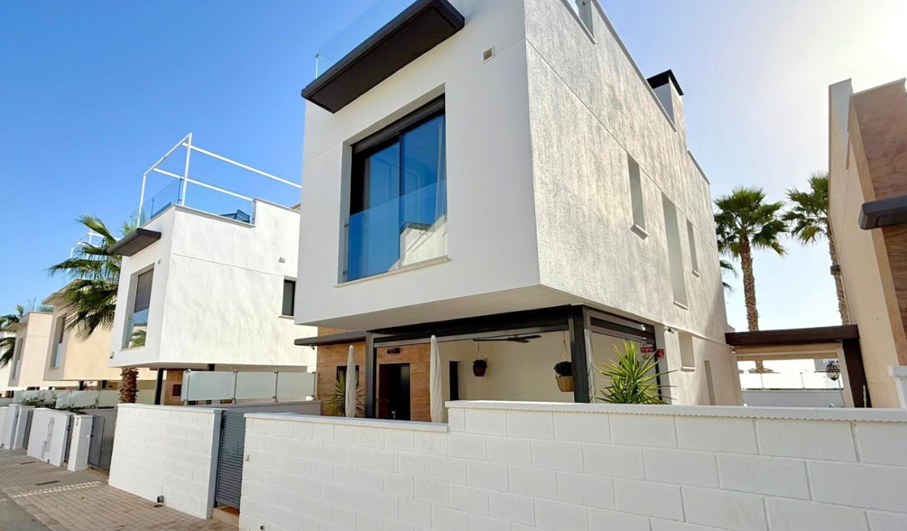 Reventa - Villa independiente - Orihuela Costa - Lomas de Cabo Roig