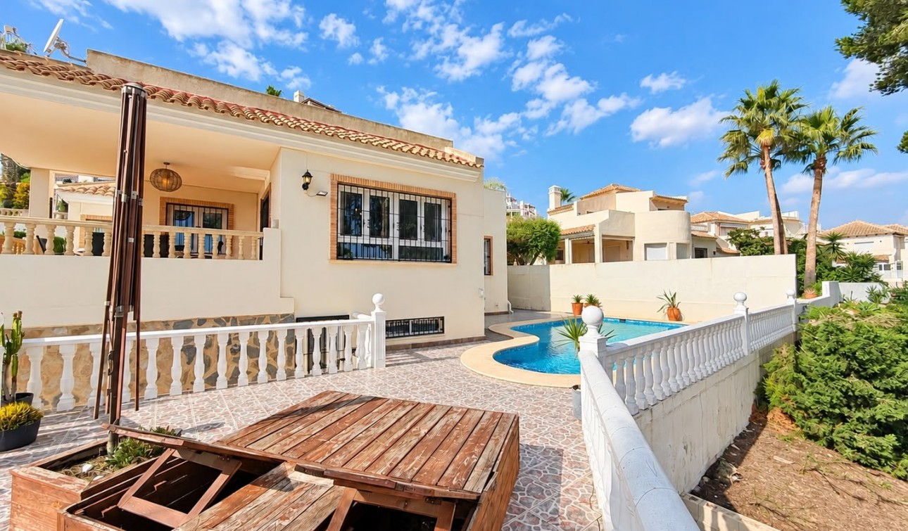 Reventa - Villa independiente - Orihuela Costa - Lomas De Campoamor-las Ramblas