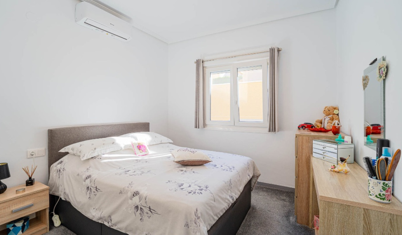 Reventa - Villa independiente - Orihuela Costa - Los Altos