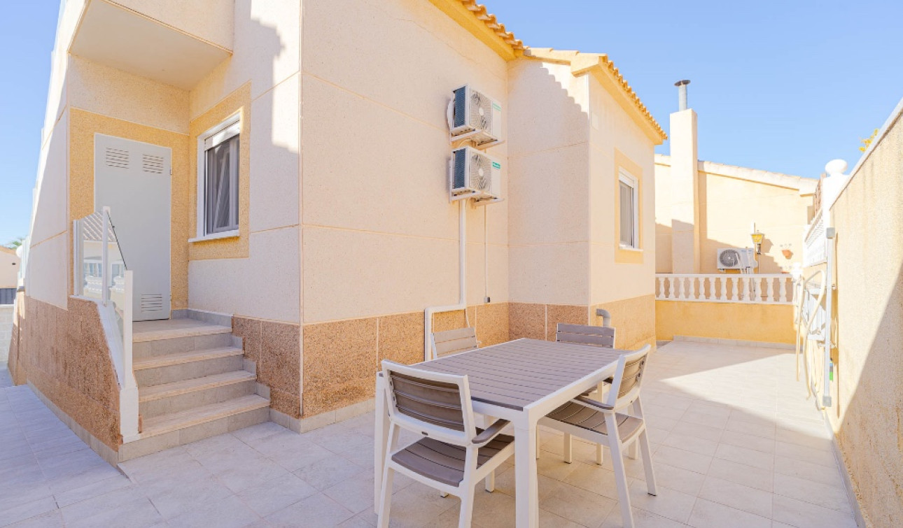 Reventa - Villa independiente - Orihuela Costa - Los Altos