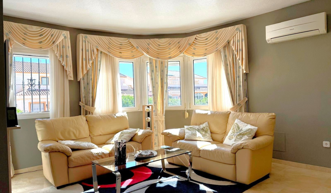 Reventa - Villa independiente - Orihuela Costa - Los Dolses