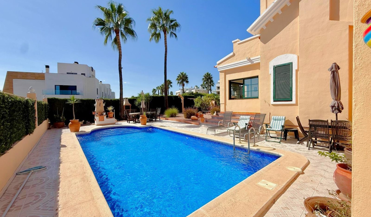 Reventa - Villa independiente - Orihuela Costa - Los Dolses