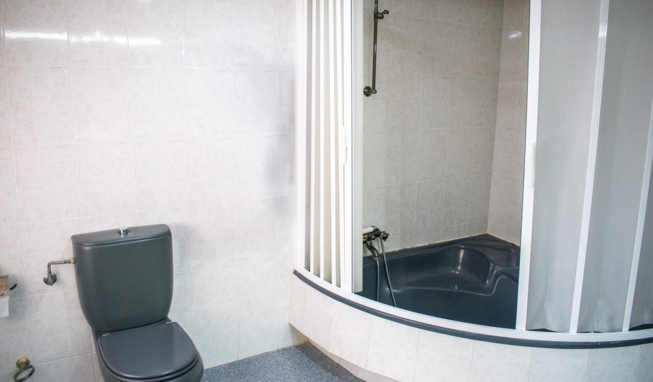 Reventa - Villa independiente - Orihuela Costa - MUY CERCA DE LA PLAYA