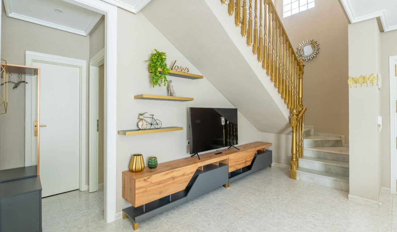 Reventa - Villa independiente - Orihuela Costa - Punta Prima