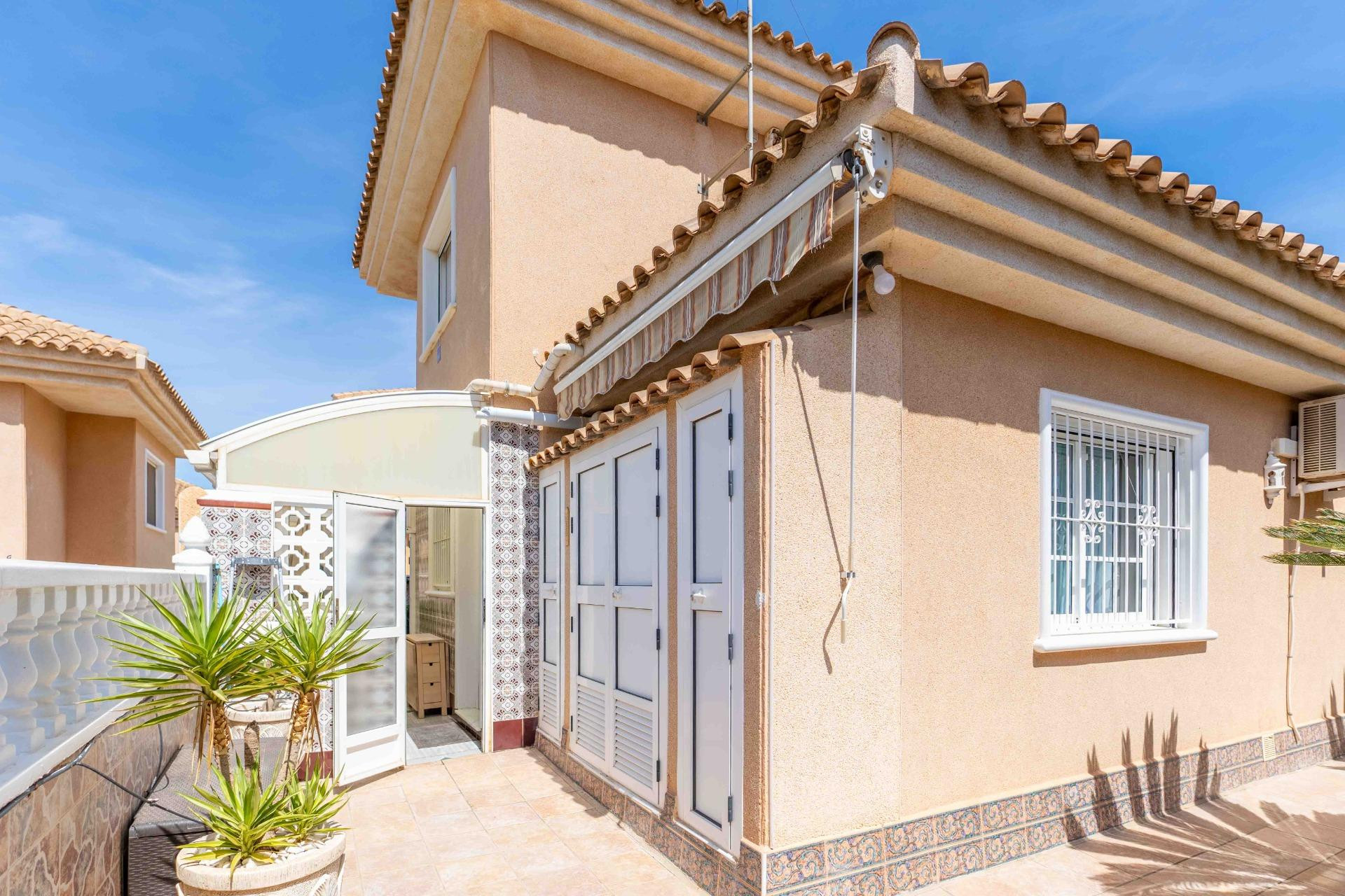 Reventa - Villa independiente - Orihuela Costa - Punta Prima