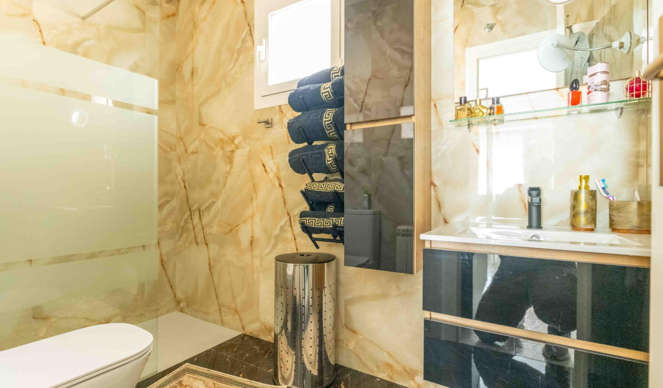 Reventa - Villa independiente - Orihuela Costa - Punta Prima