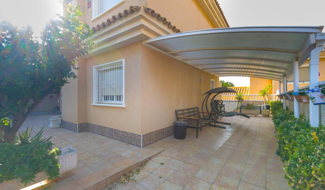 Reventa - Villa independiente - Orihuela Costa - Punta Prima