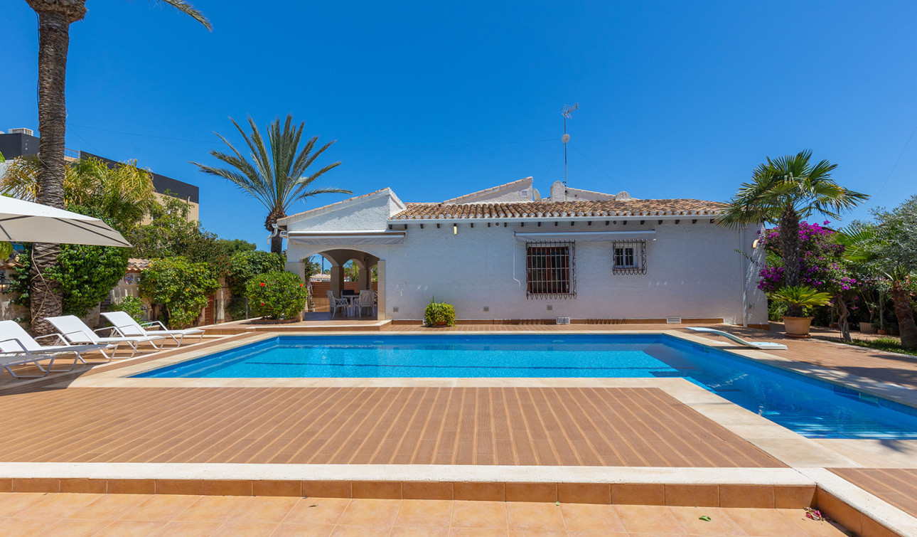 Reventa - Villa independiente - Orihuela Costa - Punta Prima