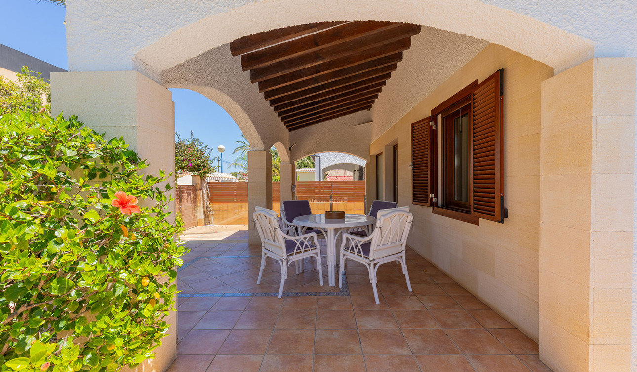 Reventa - Villa independiente - Orihuela Costa - Punta Prima