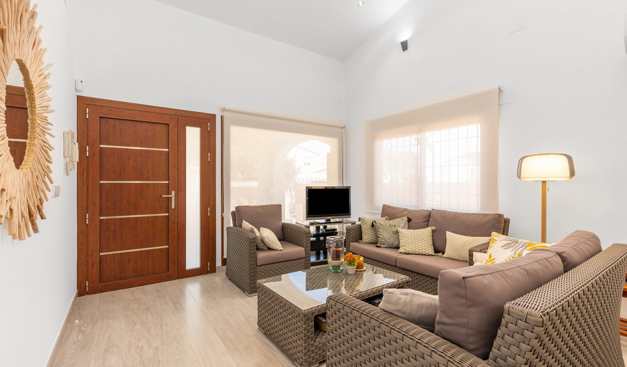 Reventa - Villa independiente - Orihuela Costa - Punta Prima