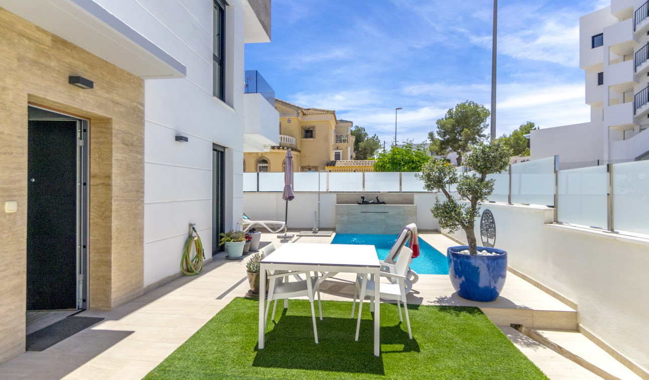 Reventa - Villa independiente - Orihuela Costa - Urbanización Blue Lagoon y T-2 Filipinas Oeste