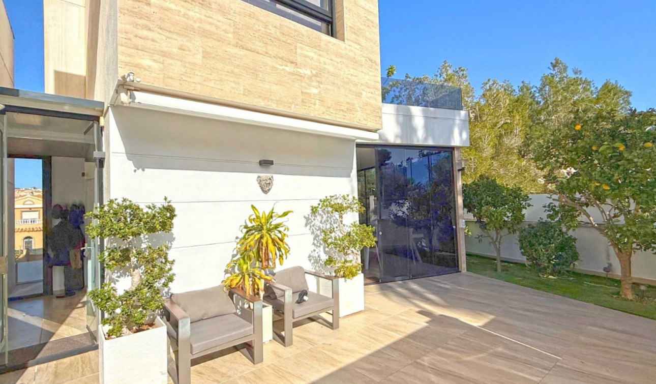 Reventa - Villa independiente - Orihuela Costa - Villamartín