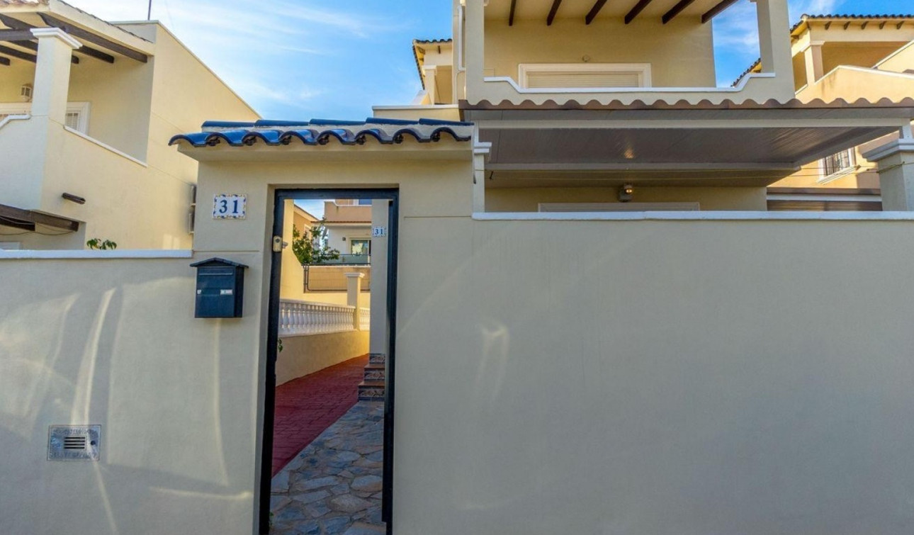 Reventa - Villa independiente - Orihuela Costa - Villamartín