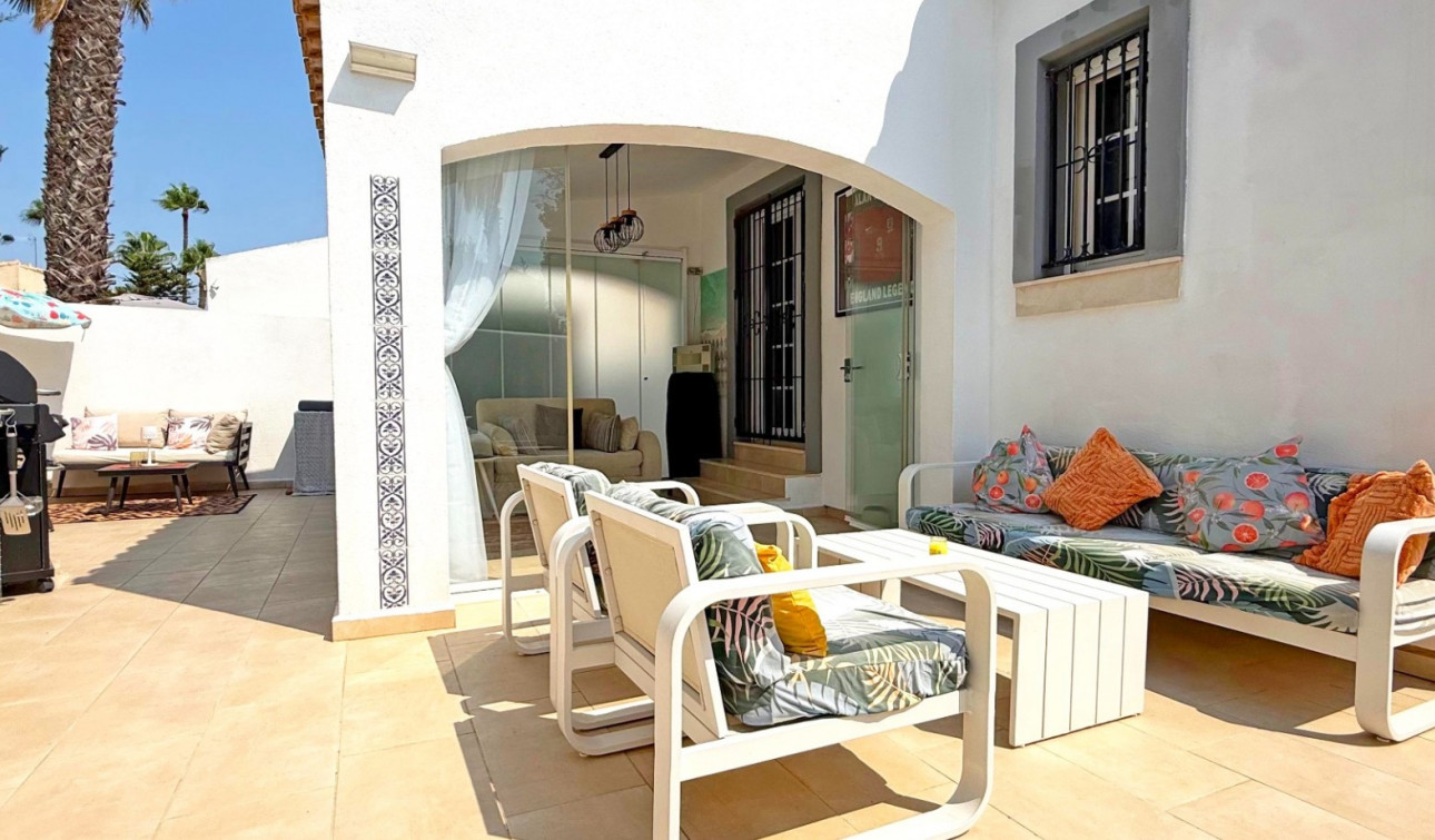 Reventa - Villa independiente - Orihuela Costa - Villamartín