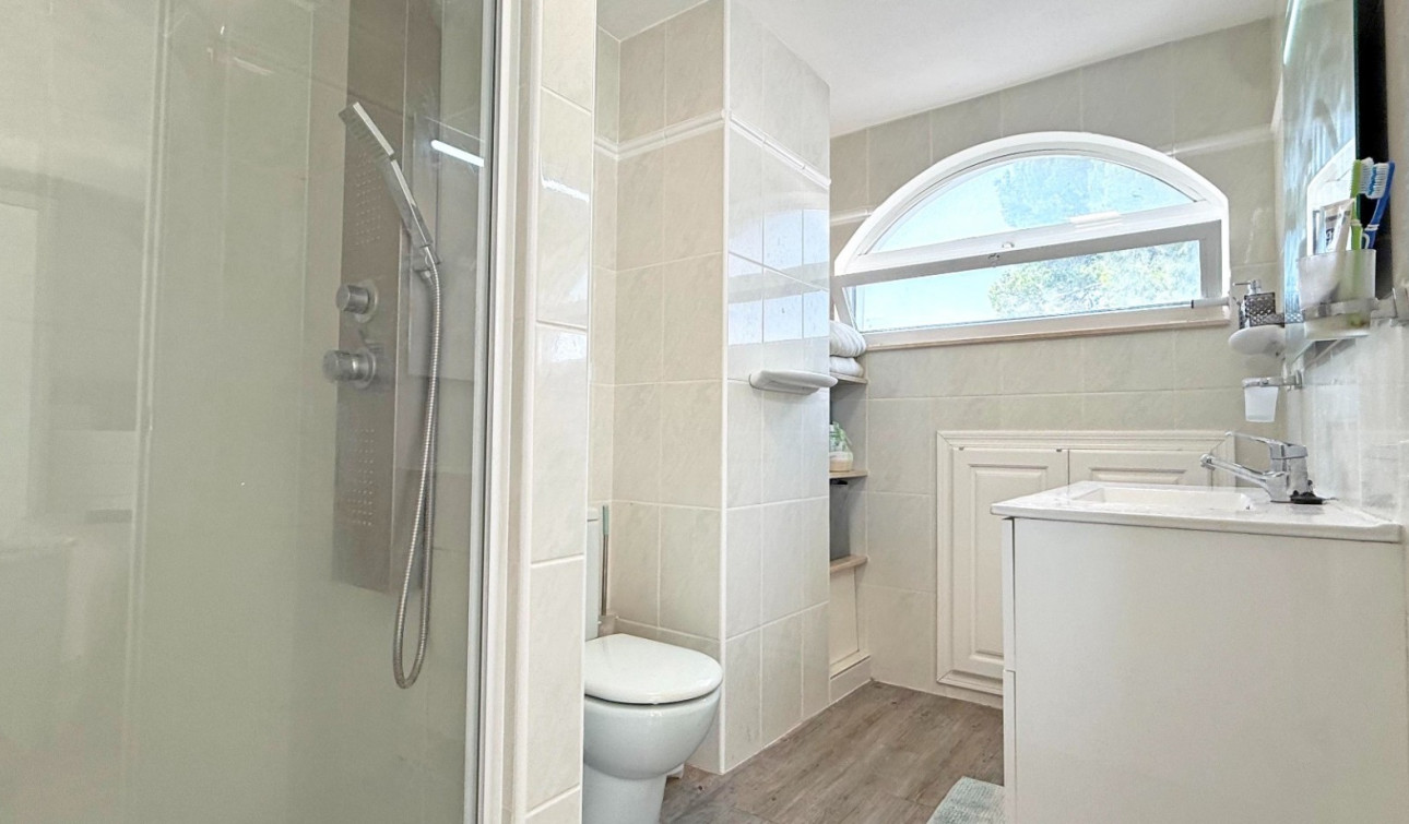 Reventa - Villa independiente - Orihuela Costa - Villamartín