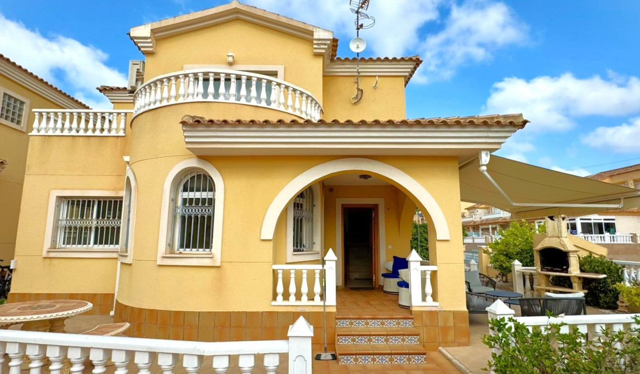 Reventa - Villa independiente - Orihuela Costa - Villamartín