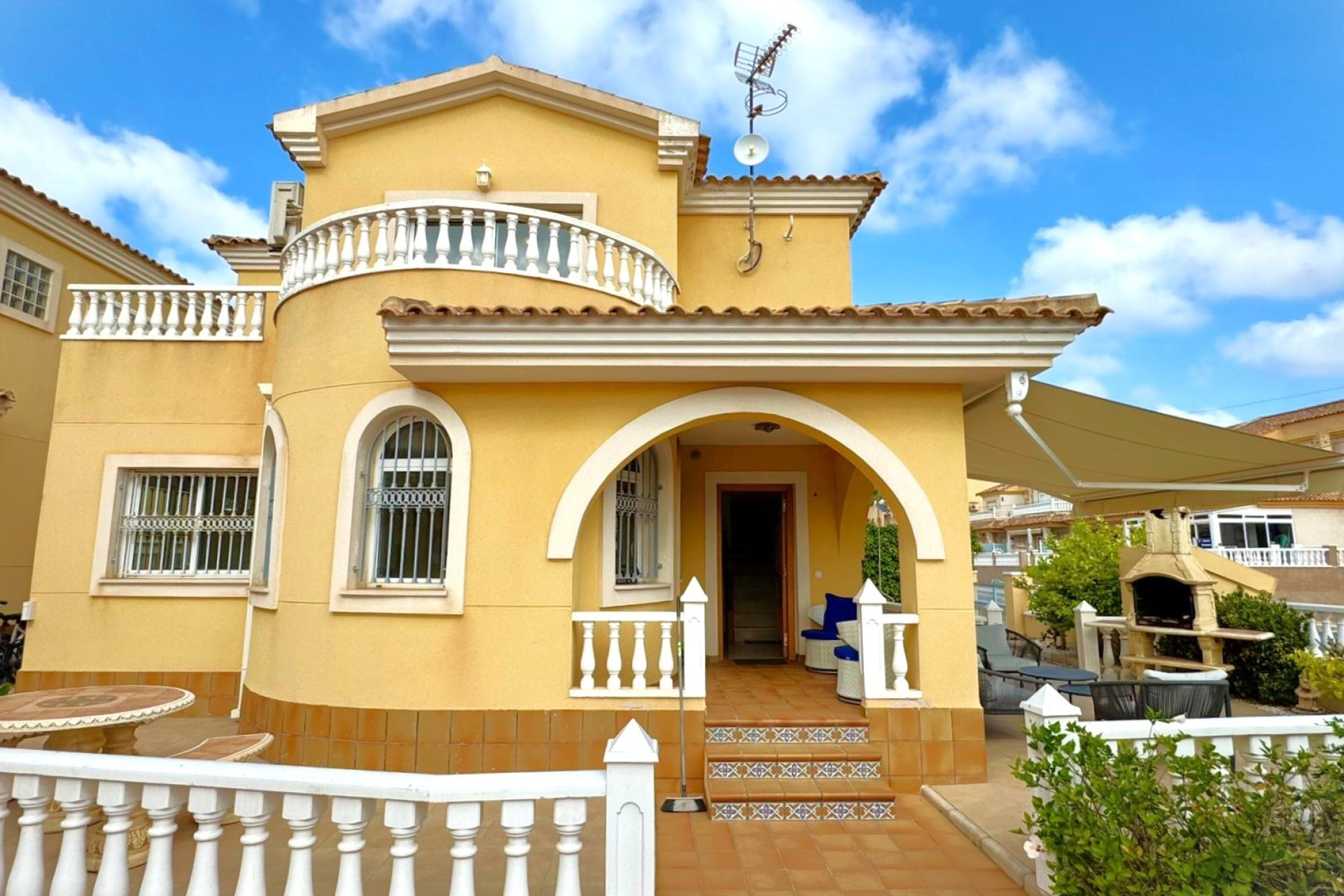 Reventa - Villa independiente - Orihuela Costa - Villamartín